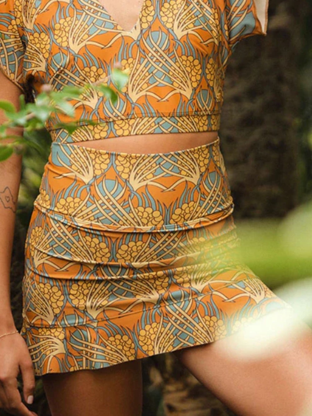 Albion golden hour high waited sim skirt XXL nwt